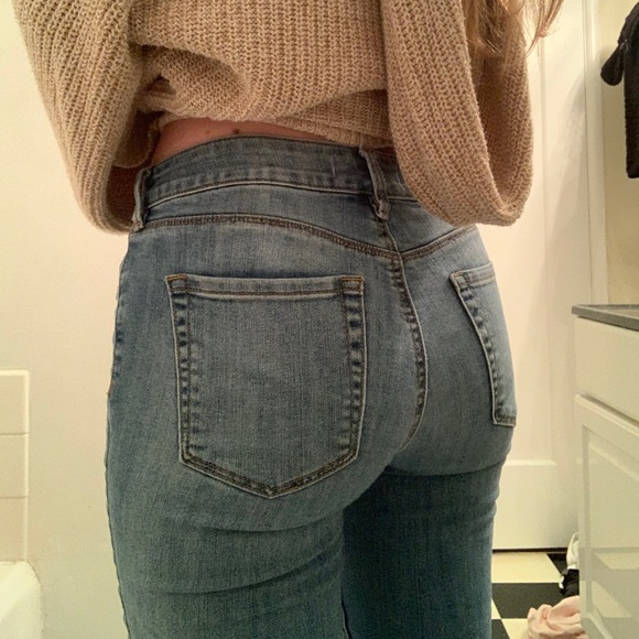 ✨Bullhead Mid Rise Skinny Jeans ✨ - Picture 3 of 13